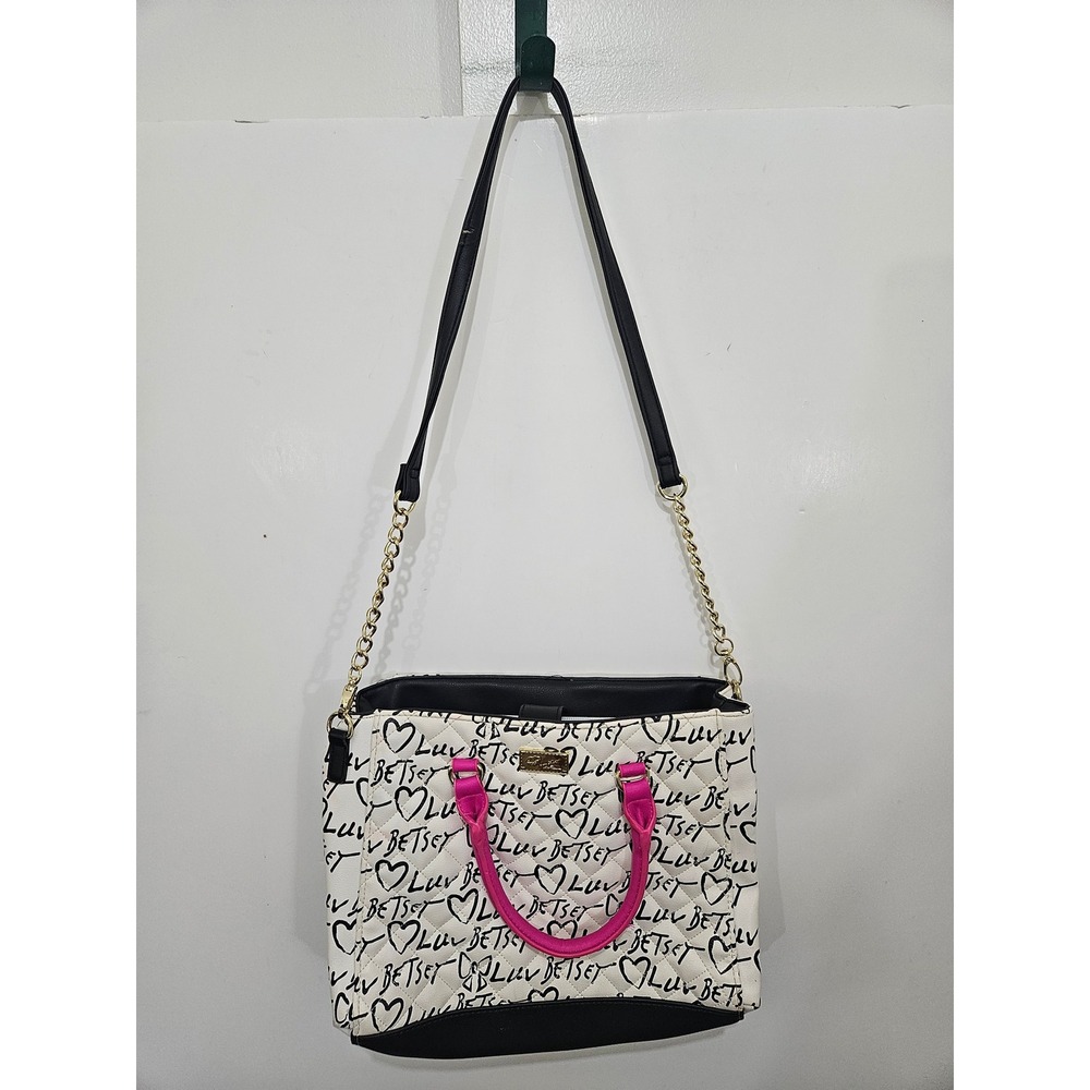 Luv Betsey by Betsey Johnson Quilted Heart Logo Crossbody White Black Pink Y2K